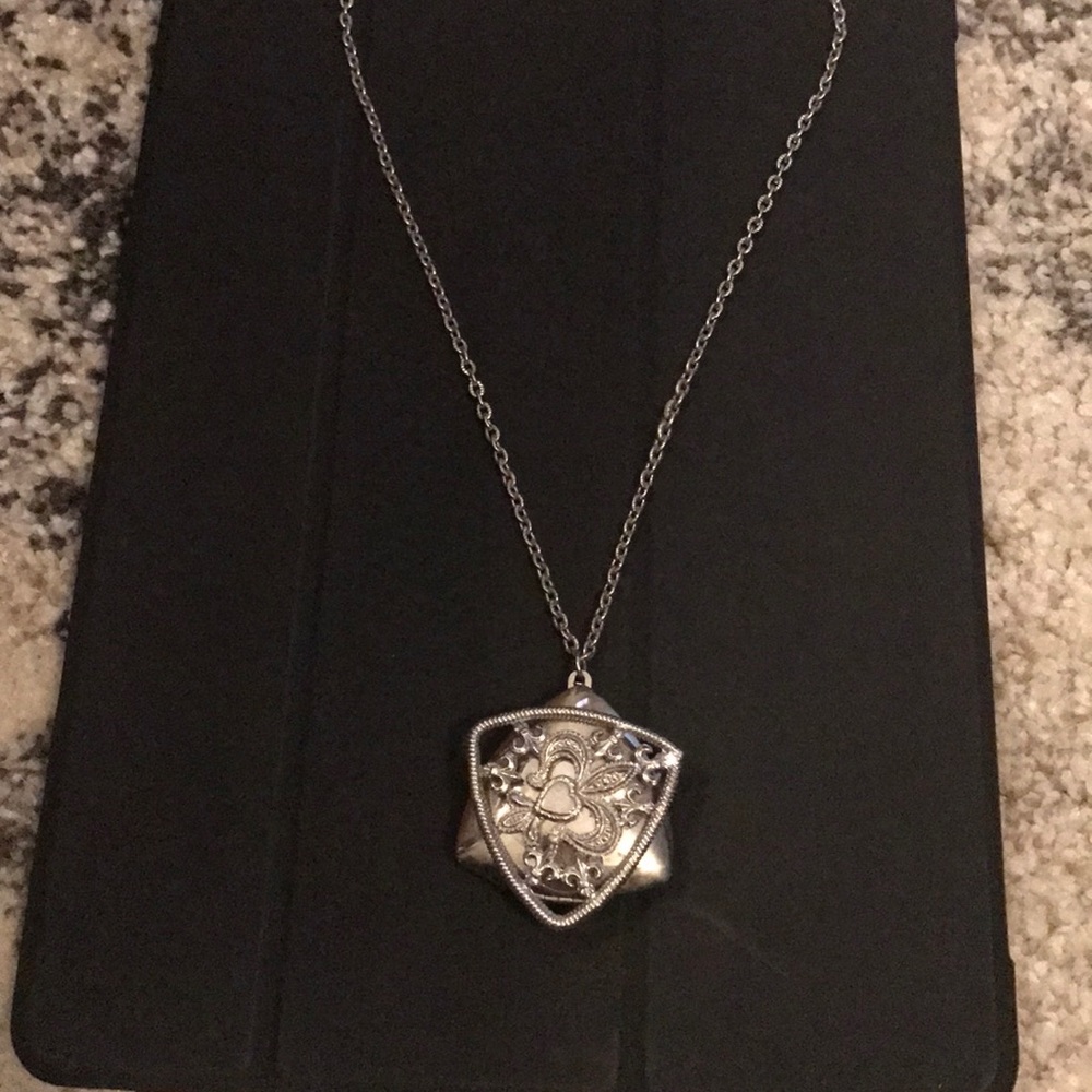 Locket necklace
